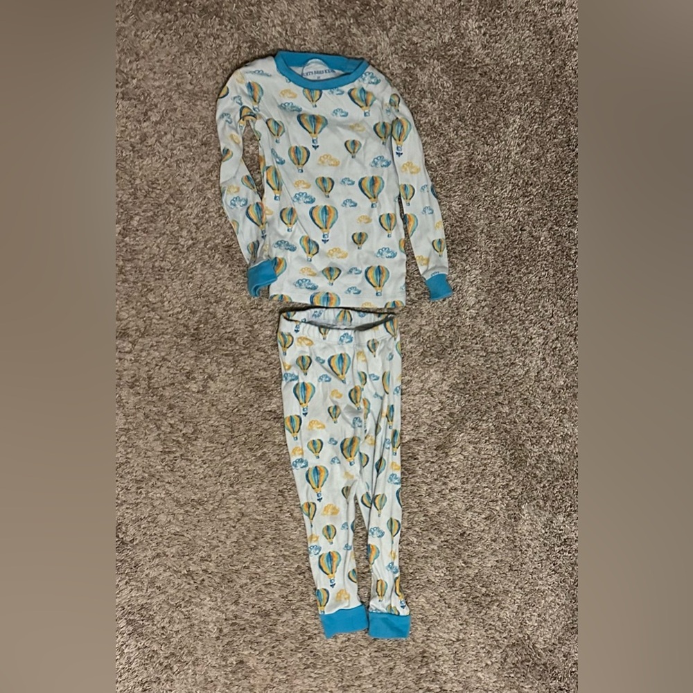 2t Burt’s bees PJs